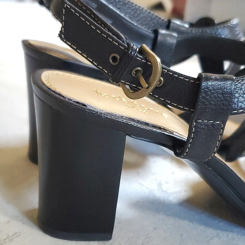 Liz Claiborne Kelly Flex Leather Upper Strappy Buckle Heels Women's Size 10M - Picture 8 of 12